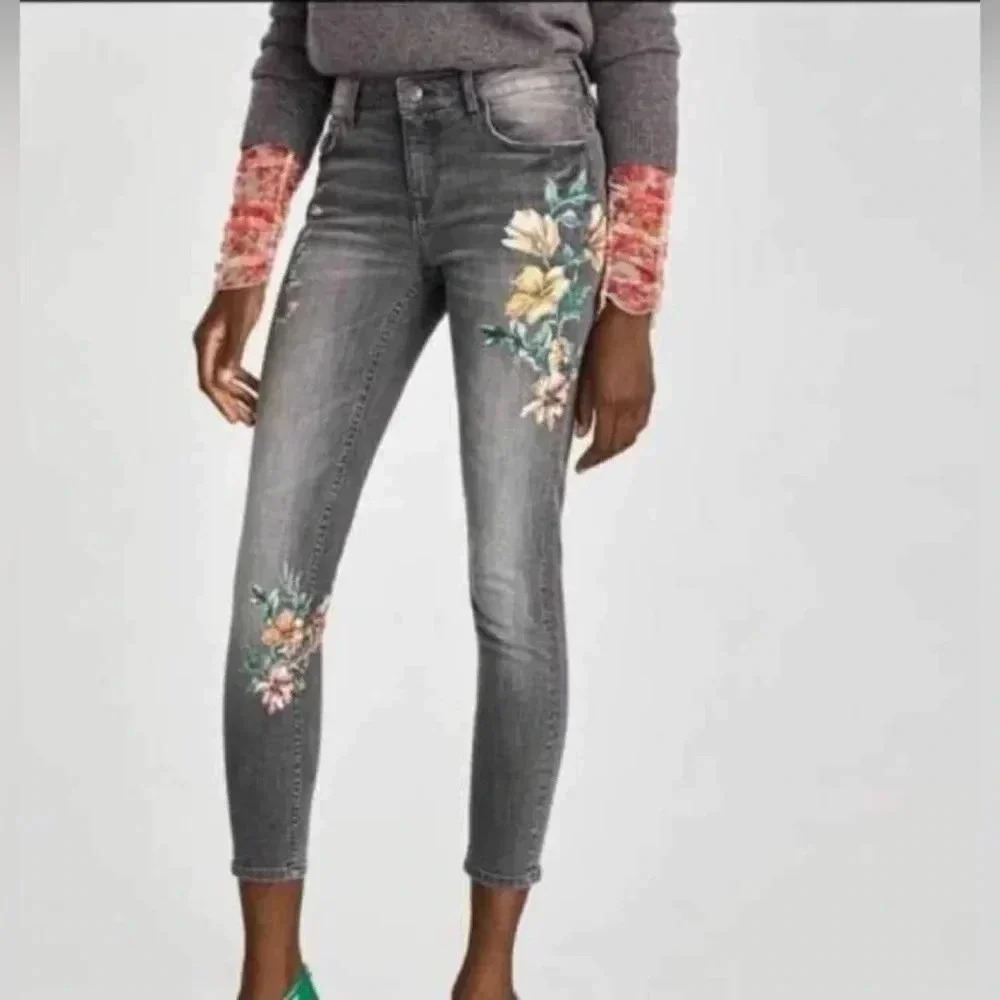 Zara Ankle Floral Skinny Low Rise Grey Jeans Size 4